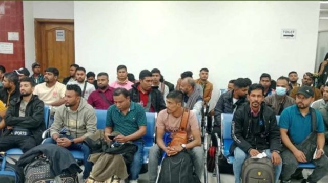 লেবানন থেকে সপ্তম ফ্লাইটে ফিরলেন আরও ৭০ জন