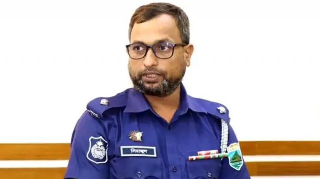 বাসে ডাকাতি ও নারী যাত্রীদের যৌন হয়রানির অভিযোগ না নেওয়ায় ওসি প্রত্যাহার