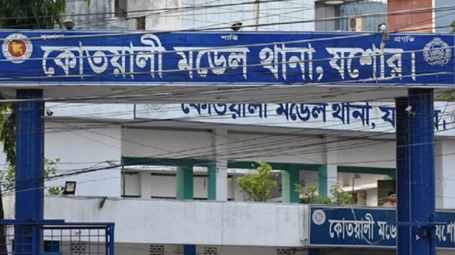 শিশুর গলায় ছুরি ধরে মাকে ধর্ষণচেষ্টার অভিযোগ, ছুরিকাঘাতে আহত নারী